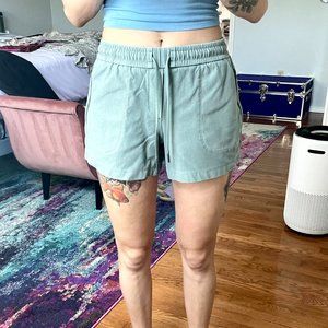 Athleta Farallon Short with Zip Pockets - Olive Color - Size 0